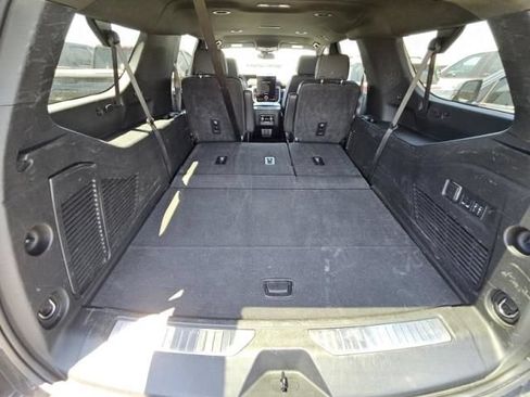 Used 2025 GMC Yukon XL Denali AWD/4WD image 4