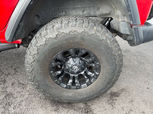 Used 2020 Jeep Wrangler Unlimited Rubicon w/ Cold Weather Group image 11