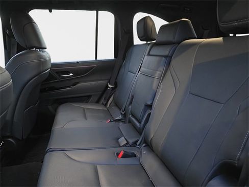 Used 2024 Lexus LX 600 4WD w/ Luxury Package image 18