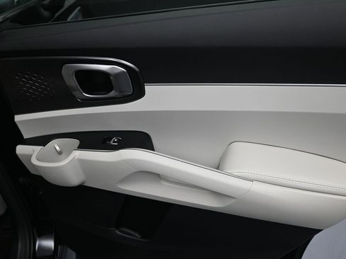 Certified 2025 Kia Sorento S AWD/4WD image 15