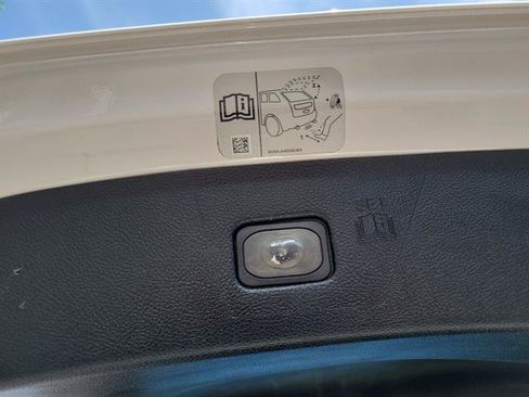 Used 2019 Ford Edge Titanium w/ Equipment Group 301A FWD image 7