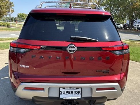 Used 2024 Nissan Pathfinder Platinum w/ Black Appearance Package AWD/4WD image 5