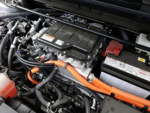 Used 2023 Lexus RZ 450e Premium w/ Technology Package image 9