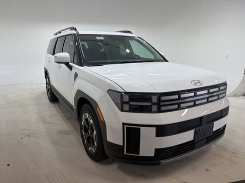 Used 2025 Hyundai Santa Fe SEL image 3