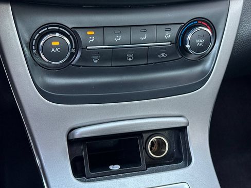 Used 2015 Nissan Sentra SV FWD image 19