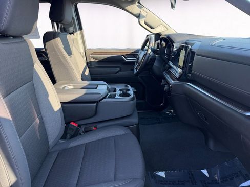 Used 2024 Chevrolet Silverado 1500 LT image 15