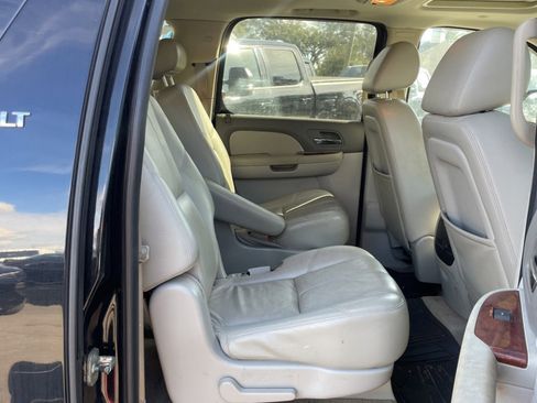 Used 2010 Chevrolet Suburban LT image 20