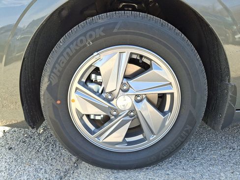 New 2026 Hyundai Elantra SE image 18