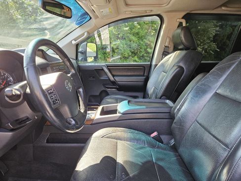 Used 2012 Nissan Titan SL w/ SL Technology Pkg AWD/4WD image 12