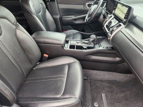 Used 2023 Kia Sorento S image 19