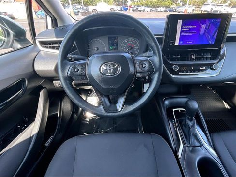 Used 2025 Toyota Corolla LE FWD image 5