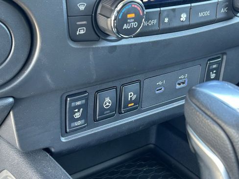 Used 2023 Nissan Frontier SV w/ SV Convenience Package image 22