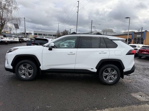 Used 2024 Toyota RAV4 XLE image 5