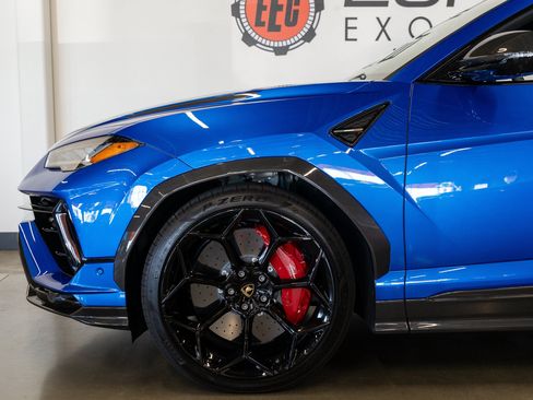Used 2023 Lamborghini Urus Performante AWD/4WD image 7