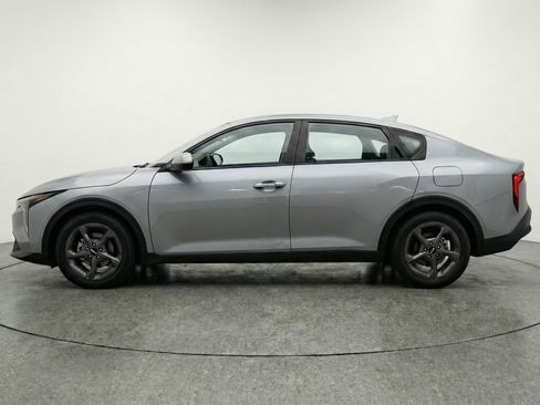 Used 2025 Kia K4 FWD image 5