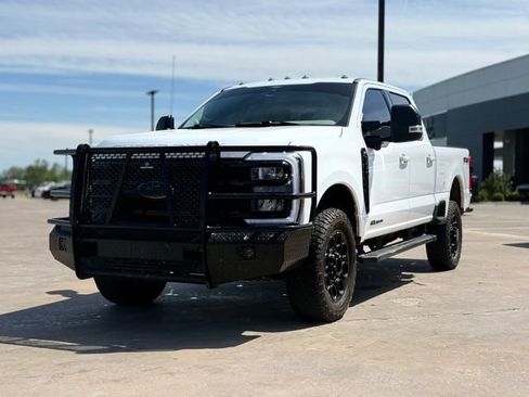Used 2024 Ford F250 XLT w/ Black Appearance Package AWD/4WD image 4