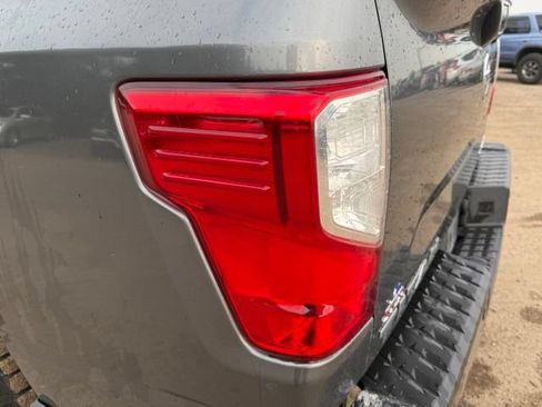 Used 2019 Nissan Titan SV w/ SV Convenience Package AWD/4WD image 13