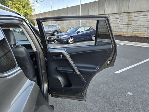 Used 2014 Toyota RAV4 Limited FWD image 21