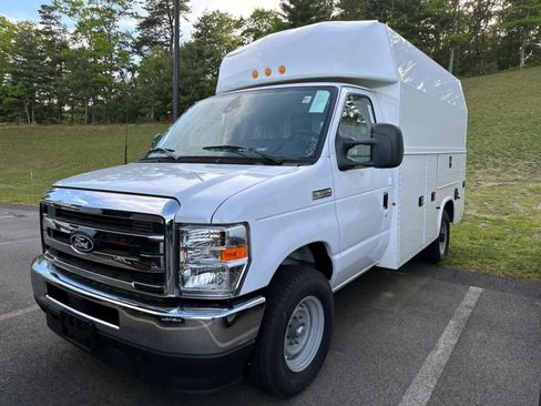 New 2026 Ford E-350 and Econoline 350 Super Duty w/ Power Equipment Group RWD image 1