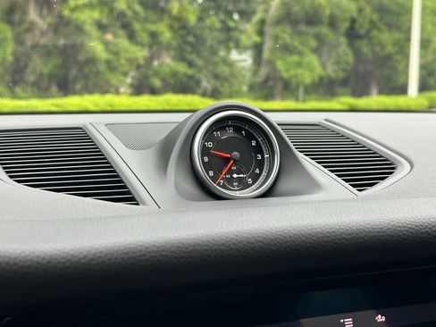 Certified 2020 Porsche Macan S AWD/4WD image 15