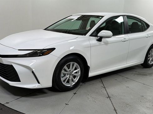 Used 2026 Toyota Camry LE w/ Convenience Package image 1