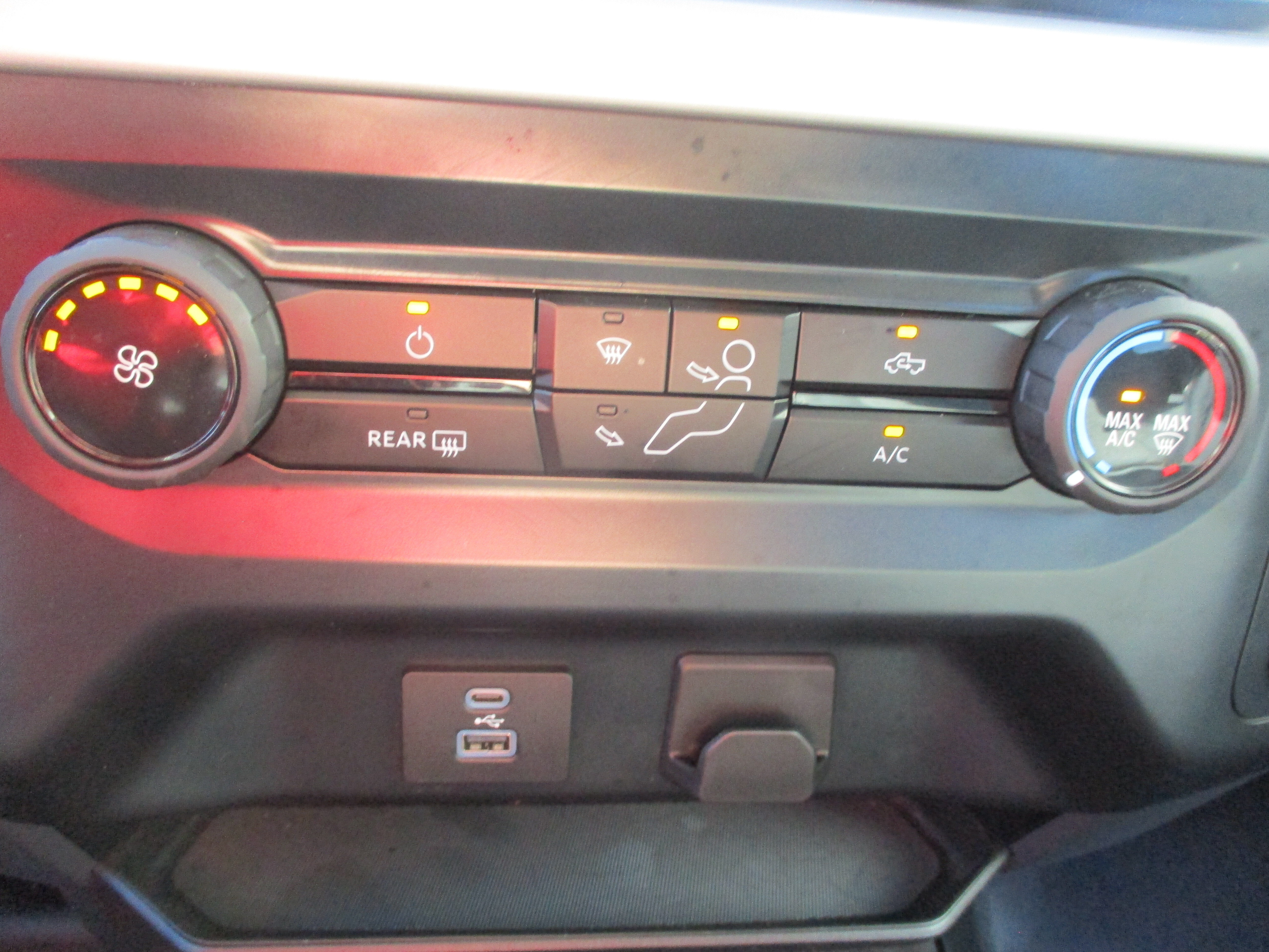 Used 2023 Ford F150 XLT AWD/4WD image 12