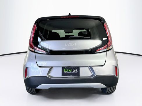 Used 2025 Kia Soul LX w/ LX Technology Package FWD image 7