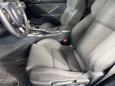 Used 2023 Toyota GR86 w/ ALL Weather Mat Package (TMS) RWD image 12