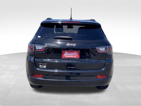 New 2024 Jeep Compass Limited w/ High Altitude Package image 4