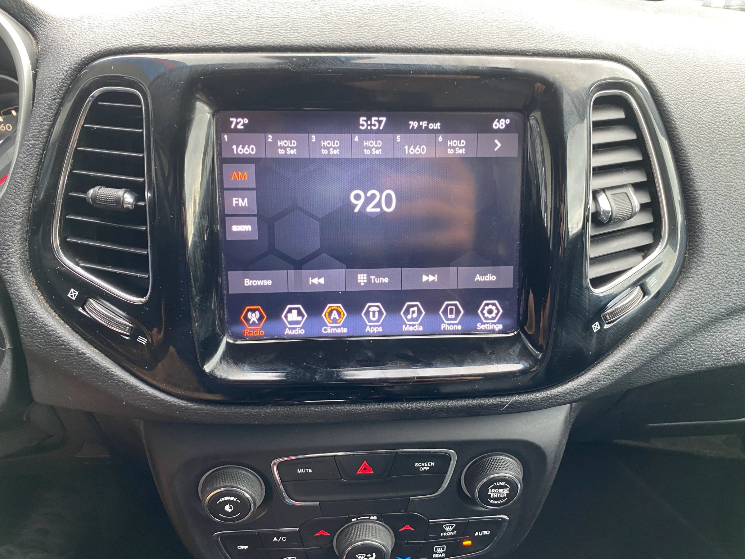 Used 2019 Jeep Compass Limited AWD/4WD image 18