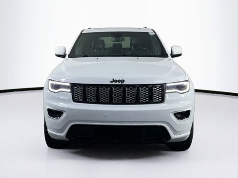 Used 2022 Jeep Grand Cherokee Laredo X image 2