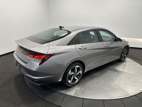 Certified 2023 Hyundai Elantra SEL w/ Convenience Package FWD image 7