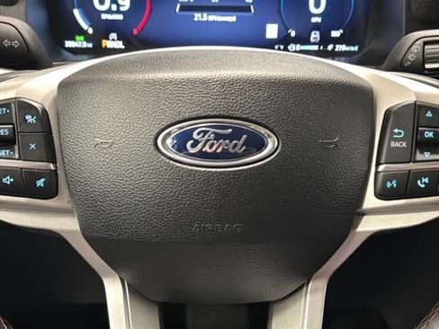 Used 2025 Ford Explorer Active w/ Active Comfort Package AWD/4WD image 16