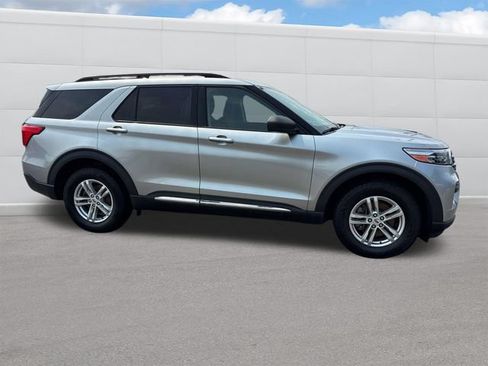 Used 2020 Ford Explorer XLT w/ Comfort Package AWD/4WD image 7