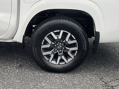 Used 2022 Nissan Frontier SV image 9