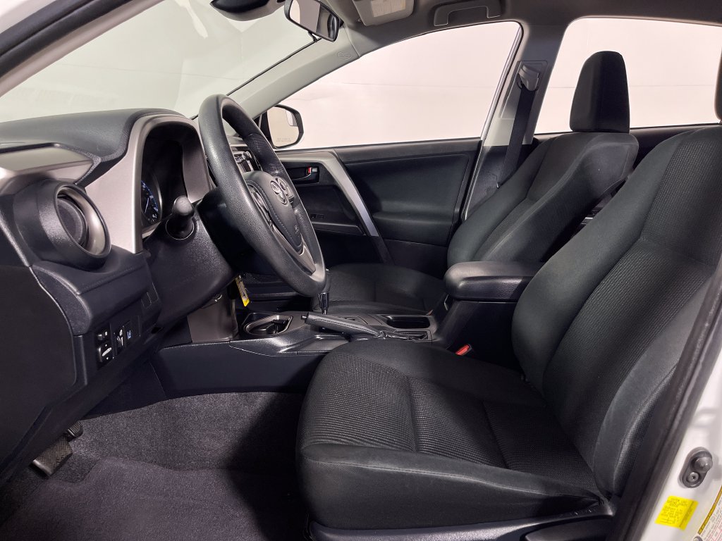 Certified 2018 Toyota RAV4 LE w/ Carpet Mat Package FWD image 12