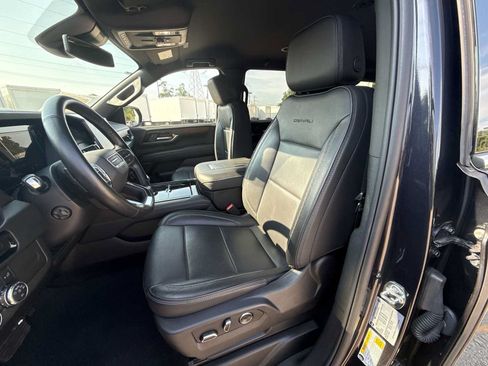 Certified 2025 GMC Yukon Denali AWD/4WD image 18