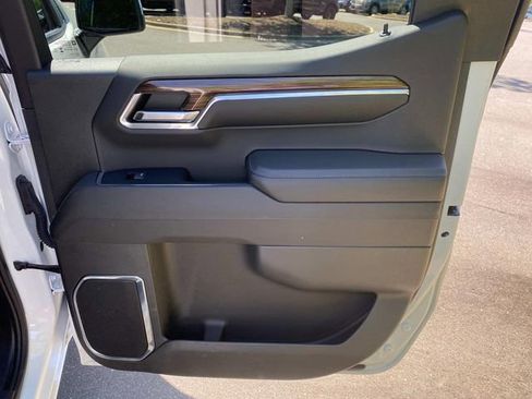 Used 2024 Chevrolet Silverado 1500 LT AWD/4WD image 33