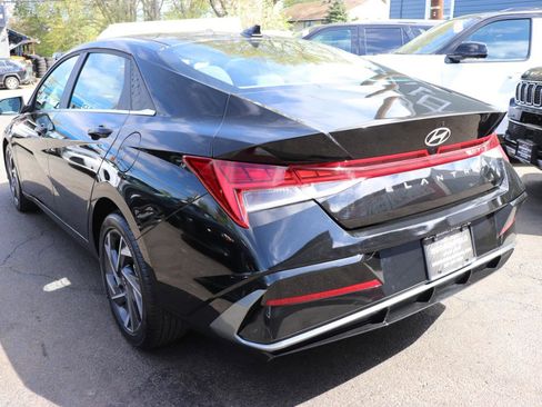 Used 2025 Hyundai Elantra SEL FWD image 3