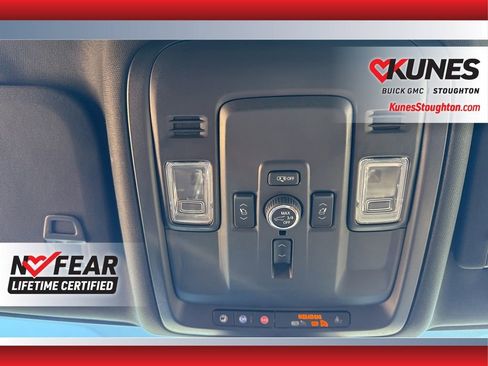 Used 2025 GMC Yukon XL Denali image 34