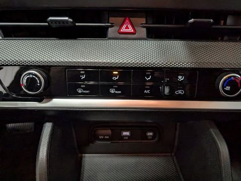 Used 2025 Kia Sportage LX image 20