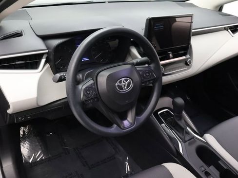 Certified 2025 Toyota Corolla LE image 14