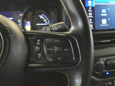 Used 2024 Jeep Wrangler Unlimited AWD/4WD image 33