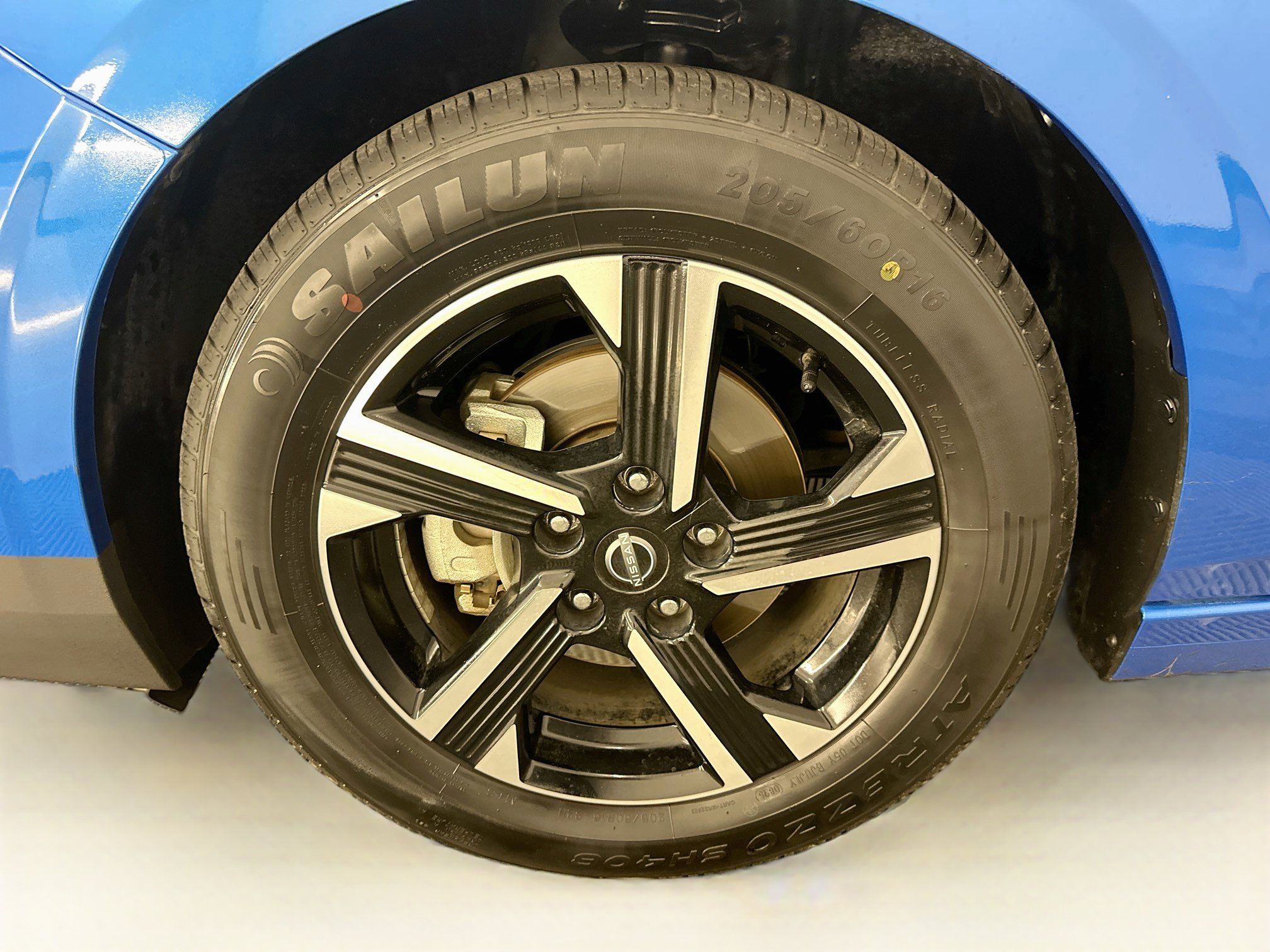Used 2024 Nissan Sentra SV FWD image 34