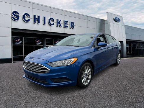 Used 2017 Ford Fusion SE FWD image 4