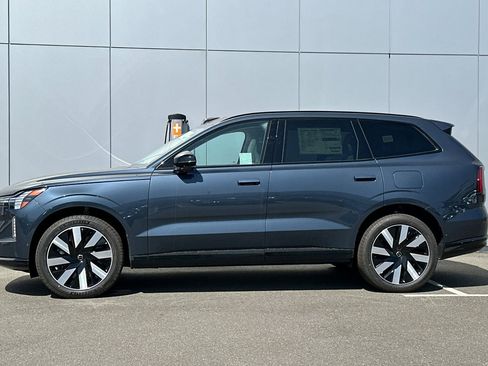 New 2025 Volvo EX90 Plus image 2