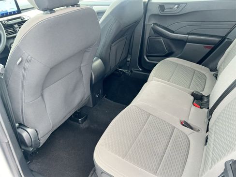 Used 2022 Ford Escape SE image 18