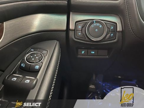 Used 2018 Ford Explorer Platinum AWD/4WD image 25