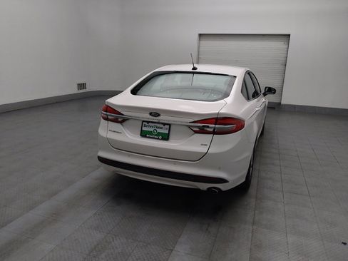 Used 2017 Ford Fusion SE w/ Fusion SE Technology Package image 7