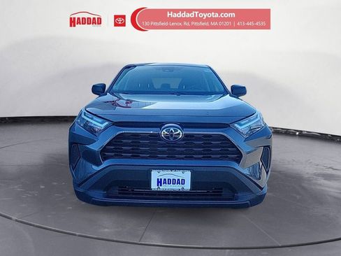 Used 2023 Toyota RAV4 LE AWD/4WD image 9